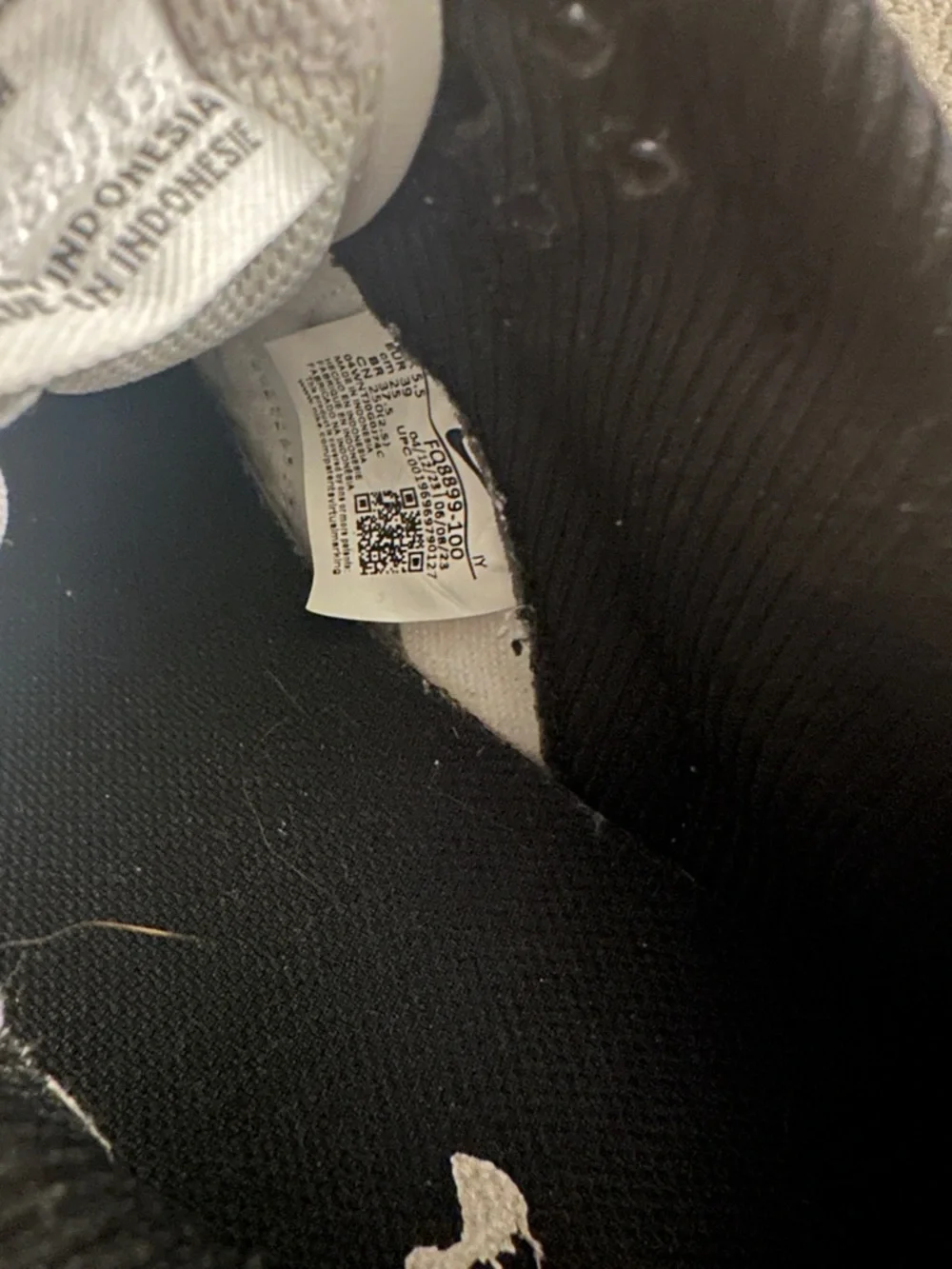 Nike Black & White Vintage Panda Dunk Sneakers - Picture 4 of 6